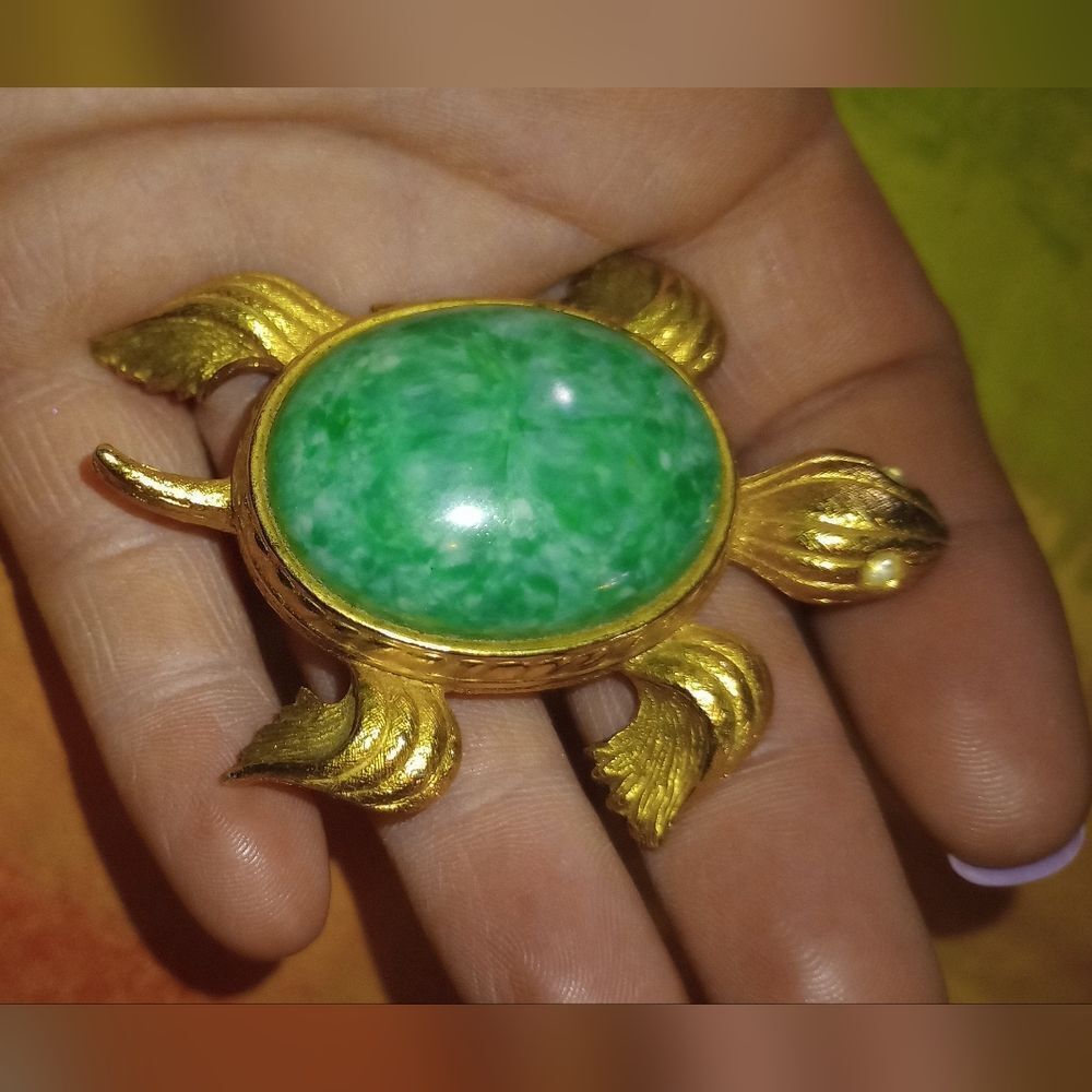 Vintage Avon turtle perfume compact